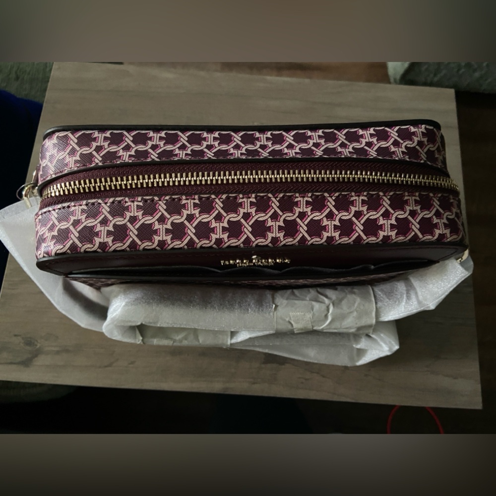 BRAND NEW: Kate Spade Burgundy, pink & cream patterned crossbody camera bag - Picture 8 of 12